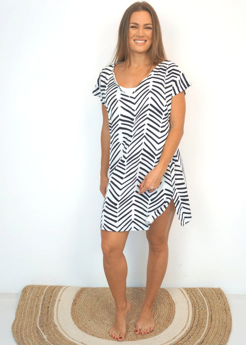 Beach Kaftan The Fitted Kaftan - MJ Aztec dubai outfit dress brunch fashion mums
