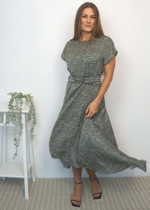 Dresses The Evening Dress - Olive Martinis Satin dubai outfit dress brunch fashion mums