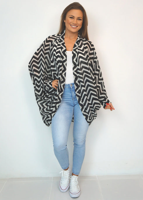 BLACK AND WHITE PAINTED CHEVRON The Mini Palm Kimono - Black & White Painted Chevron dubai outfit dress brunch fashion mums