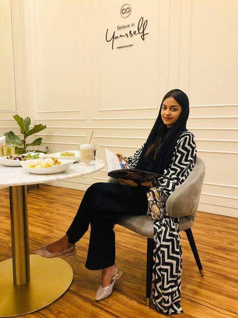 BLACK AND WHITE PAINTED CHEVRON The Palm Kimono - Black & White Painted Chevron dubai outfit dress brunch fashion mums